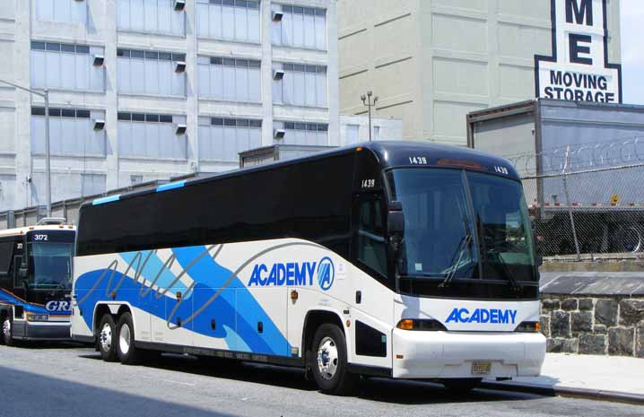 Academy MCI J4500 1439